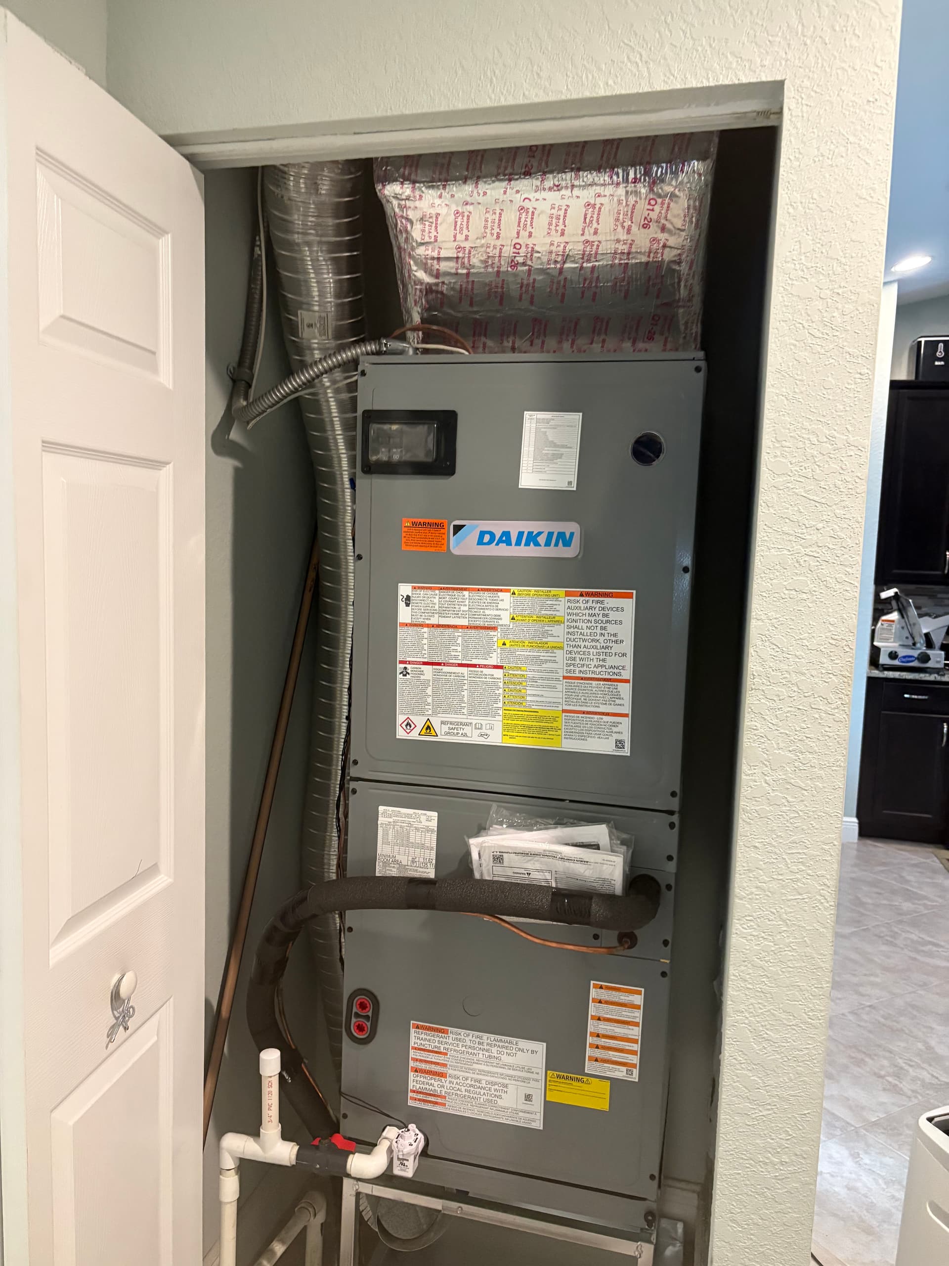 Daikin Fit Inverter Install Packed Into a Tight Closet Space image