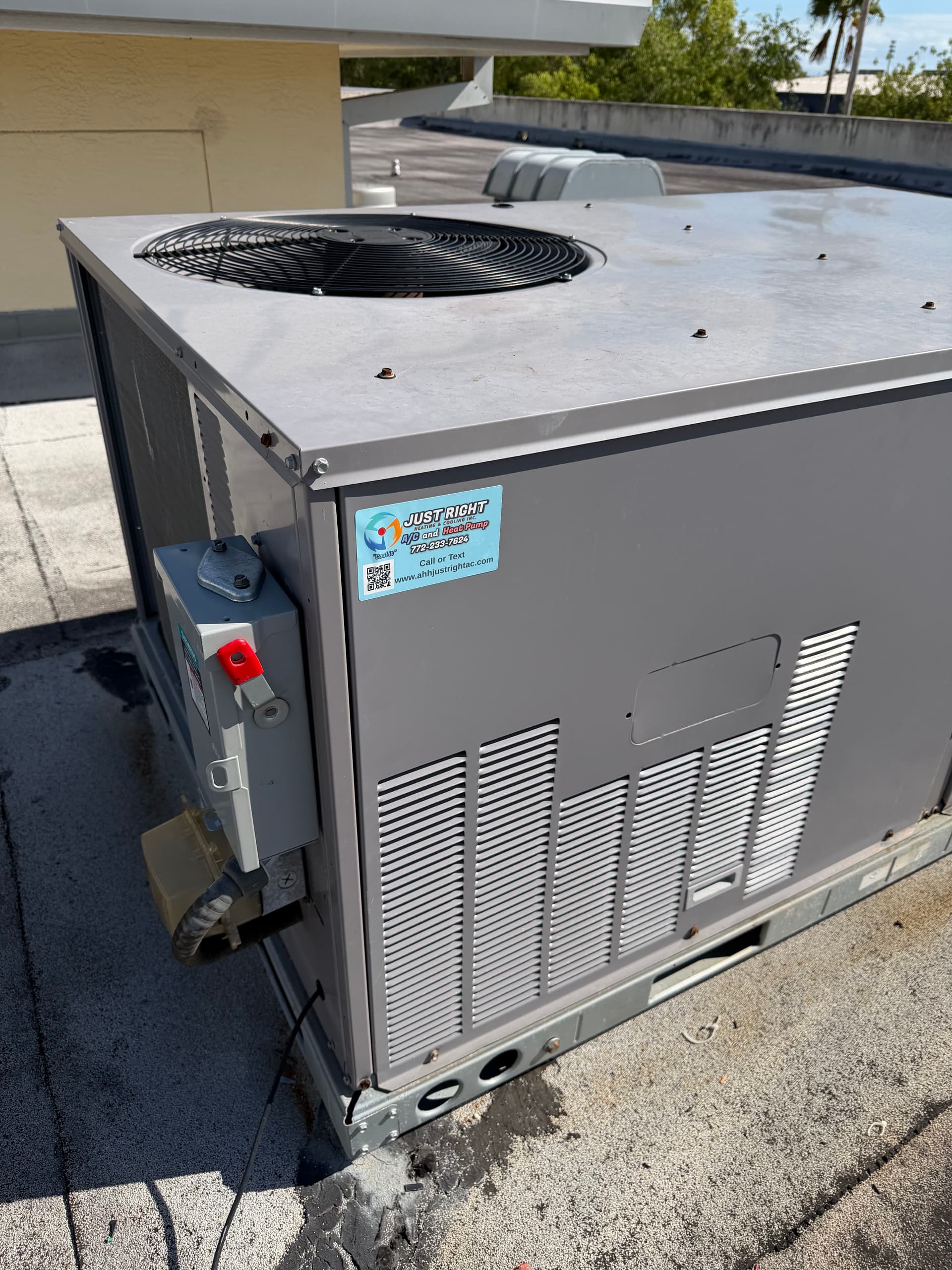 Gallery photos for Rooftop AC Unit Serviced by Just Right Heating and Cooling: Image #1