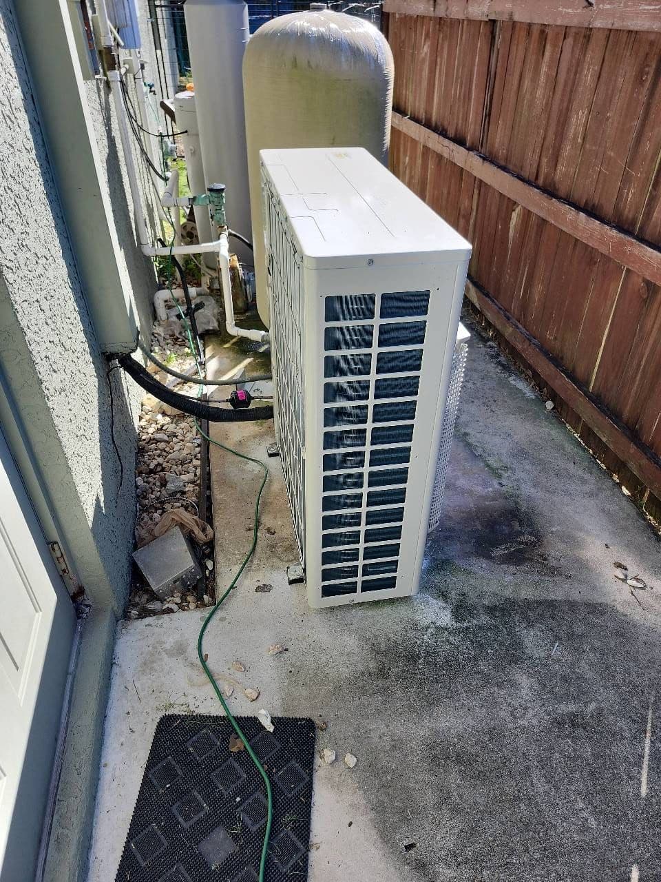 Gallery photos for Super Efficient Daikin Fit Installation: Image #4